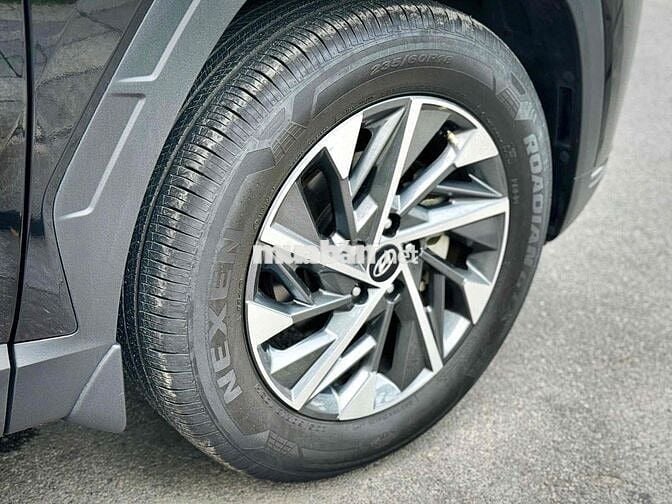 Hyundai Tucson 2023 2.0 AT Tiêu chuẩn - 9000 km