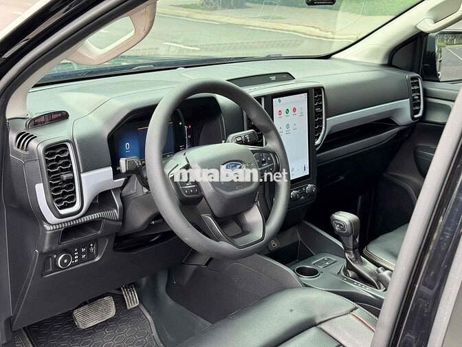Ford Ranger XLS 2.0L 4x2 model 2024 xe đẹp