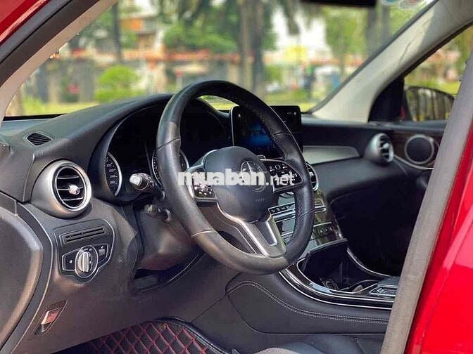 GLC200 form mới – màu đỏ độc – giá chỉ tầm 1 TỶ