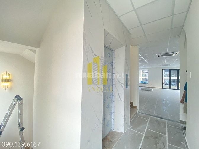 CHO THUÊ CĂN GÓC SÀN TRỐNG - CÓ THANG MÁY GIÁ 65 TRIỆU