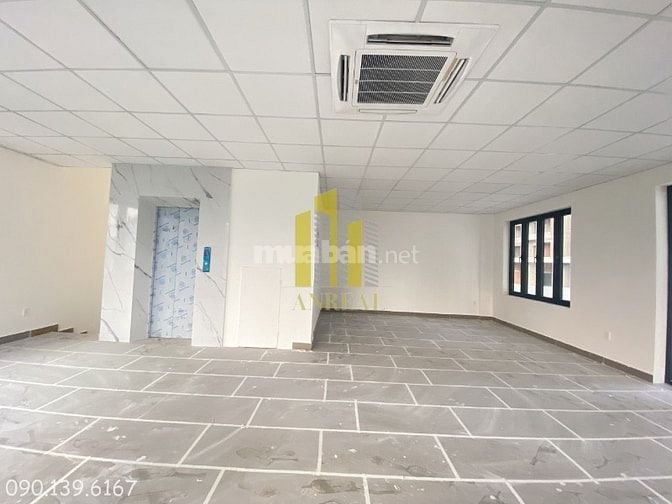 CHO THUÊ CĂN GÓC SÀN TRỐNG - CÓ THANG MÁY GIÁ 65 TRIỆU