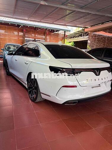 VinFast Lux A2.0 2019 Premium 2.0 AT - 40000 km