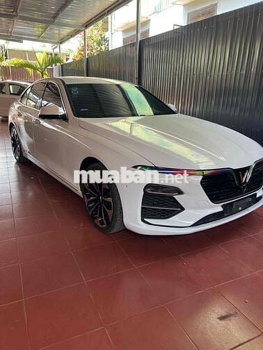 VinFast Lux A2.0 2019 Premium 2.0 AT - 40000 km