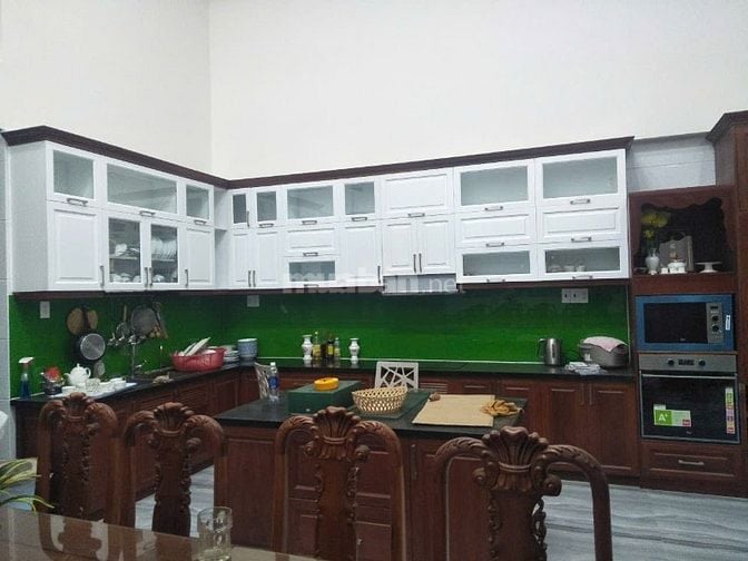Chuyên nhận làm cửa, cầu thang, kệ bếp, tủ áo quần, giường ngủ...