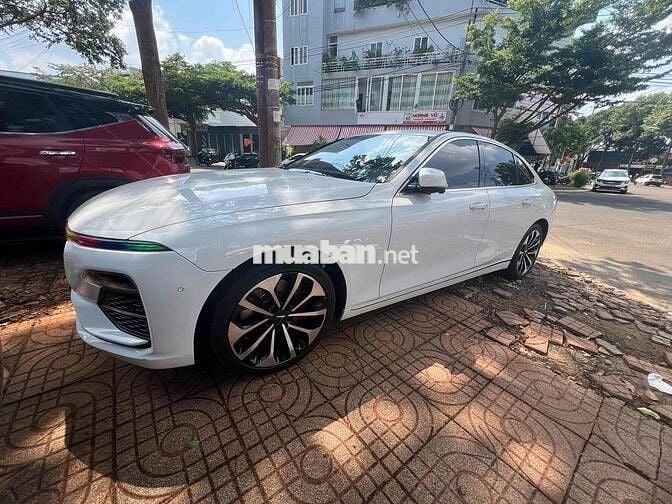 VinFast Lux A2.0 2019 Premium 2.0 AT - 40000 km