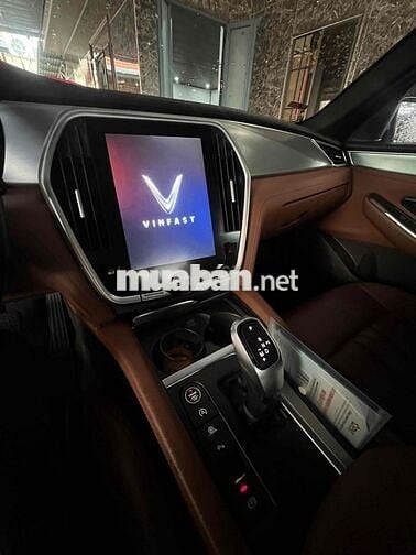 VinFast Lux A2.0 2019 Premium 2.0 AT - 40000 km