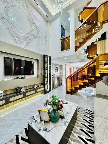 Chỉ 56m² – Sở Hữu Nhà Đẹp 3 Tầng Ngay Trung Tâm Quận 3, Hẻm Cao Thắng 