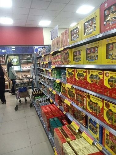 Cửa hàng Nhận 3 Nhân Viên Bán Hàng Làm Ổn Định Lâu Dài