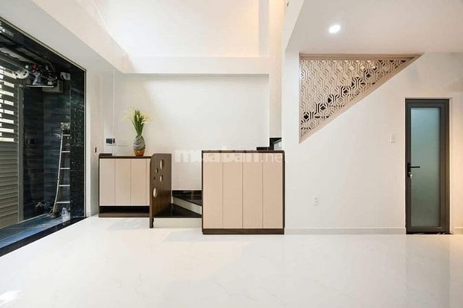 Đi nước ngoài định cư bán gấp nhà ở đường Dương Tử Giang, phường 12, q