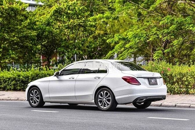 C200 model 2017 màu trắng xe sang siêu đẹp giá rẻ