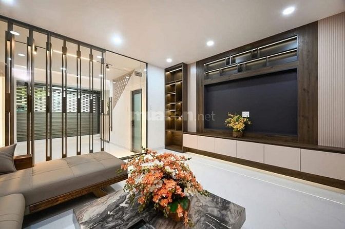 Đi nước ngoài định cư bán gấp nhà ở đường Dương Tử Giang, phường 12, q