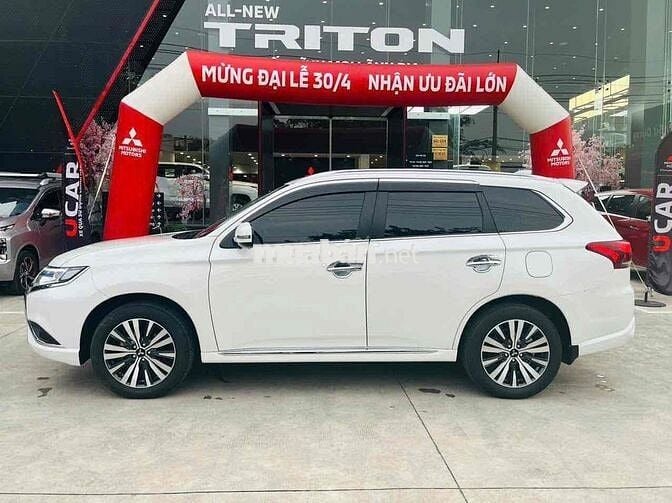 Mitsubishi Outlander 2023 2.0 CVT - 7000 km