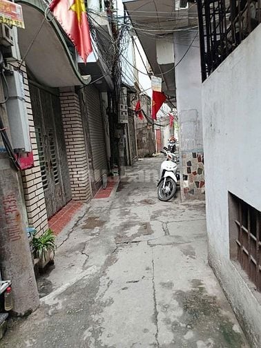 B.á.n nhà ở Đa Sỹ, diện tích sổ 34m2 , nhà đẹp ,ngõ rộng, giá 5,x tỷ