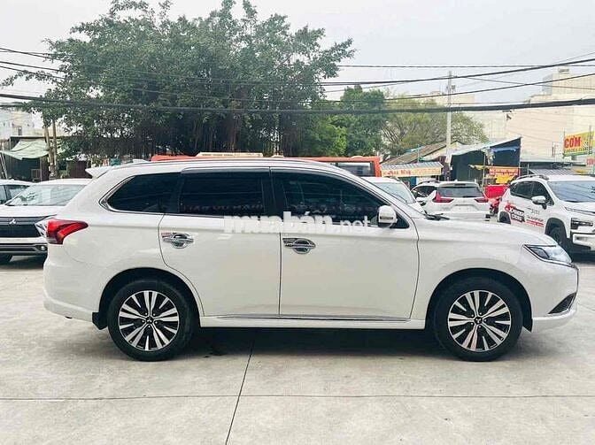 Mitsubishi Outlander 2023 2.0 CVT - 7000 km