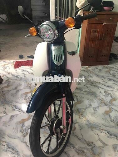 cháu ra trường đổi xe nên bán lại xe 50 cc đời mới
