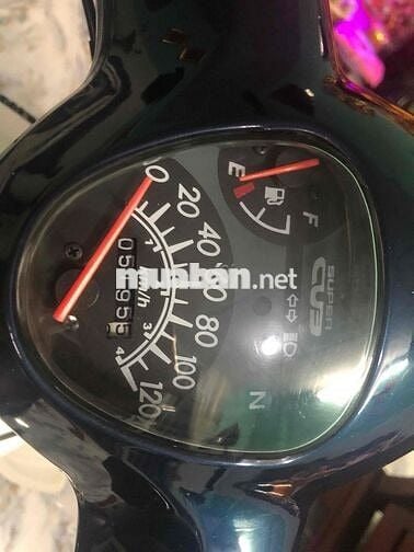 cháu ra trường đổi xe nên bán lại xe 50 cc đời mới