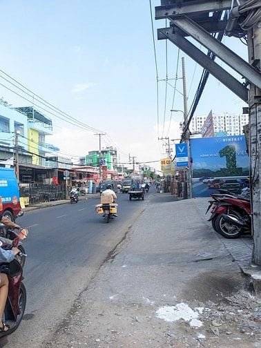Bán nhà MTKD Bình Long 4x27m.  Nhà 1 lầu ok. Giá 14.8 Tỷ, Tân Phú,