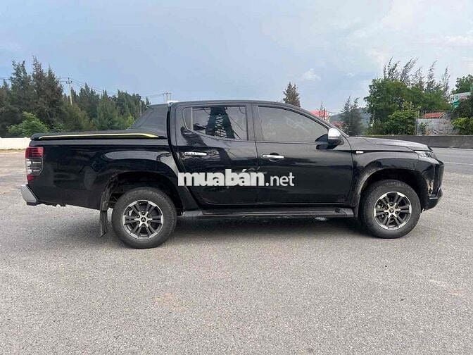 Mitsubishi Triton 2022 4x2 AT MIVEC - 900000 km