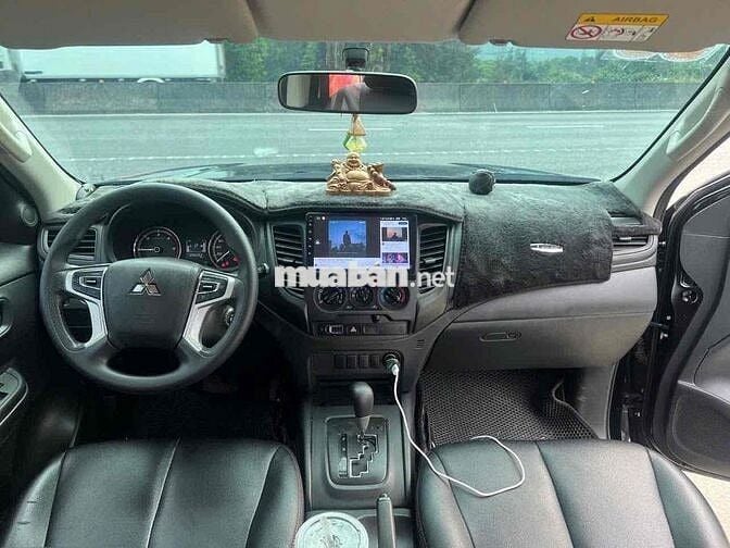 Mitsubishi Triton 2022 4x2 AT MIVEC - 900000 km