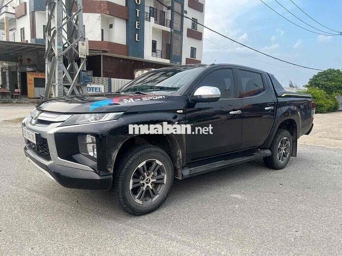 Mitsubishi Triton 2022 4x2 AT MIVEC - 900000 km
