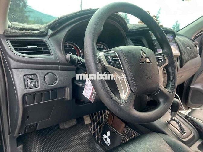 Mitsubishi Triton 2022 4x2 AT MIVEC - 900000 km