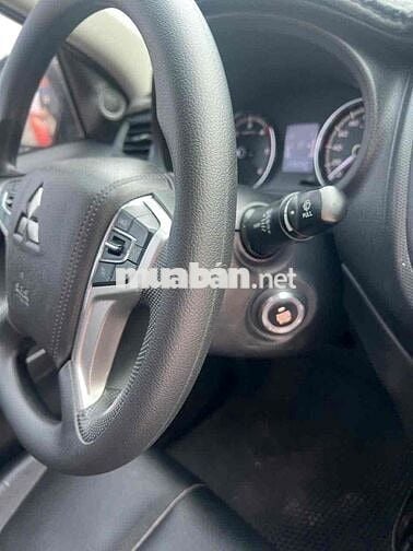 Mitsubishi Triton 2022 4x2 AT MIVEC - 900000 km