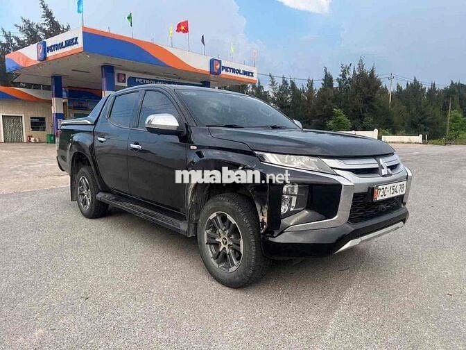 Mitsubishi Triton 2022 4x2 AT MIVEC - 900000 km