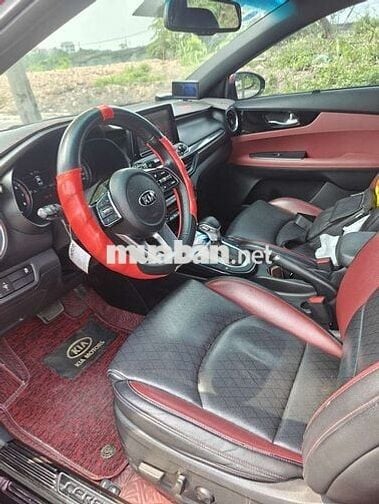 Kia Cerato 2021 2.0 AT PREMIUM - 46000 km