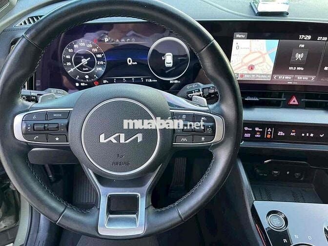 Kia Sportage 2023 Signature 1.6T AWD - 30200 km