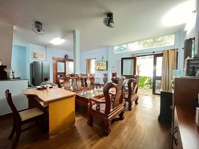 vila sân vườn trung tâm gò vấp 