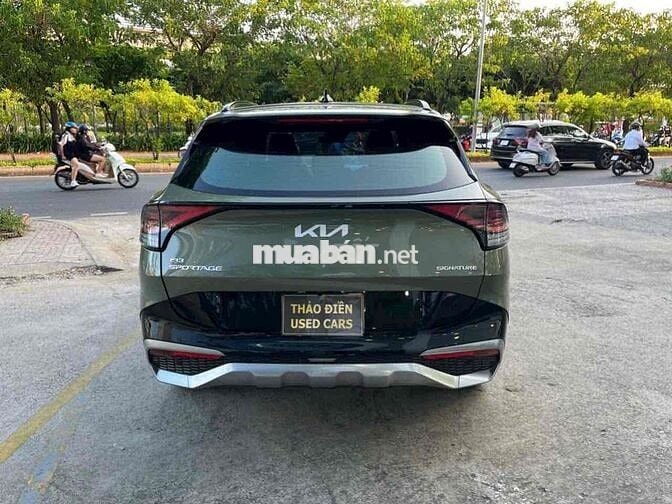 Kia Sportage 2023 Signature 1.6T AWD - 30200 km