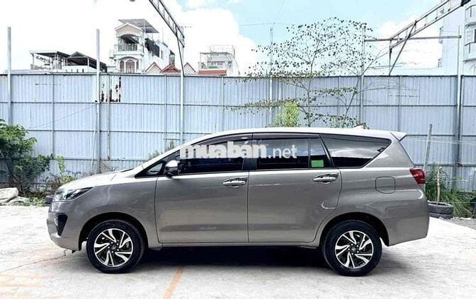 Toyota Innova 2.0E MT 2022 - 62000km