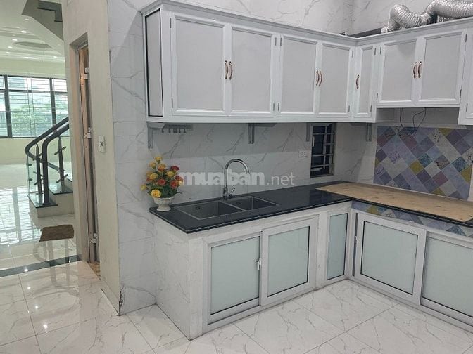 Cho thuê nhà 6 tầng khu đất dịch vụ La Dương - La nội