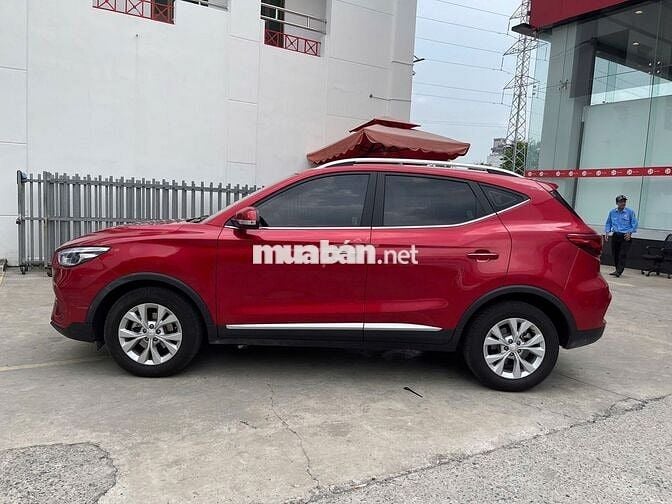 MG ZS 2023 STD - 23000 km