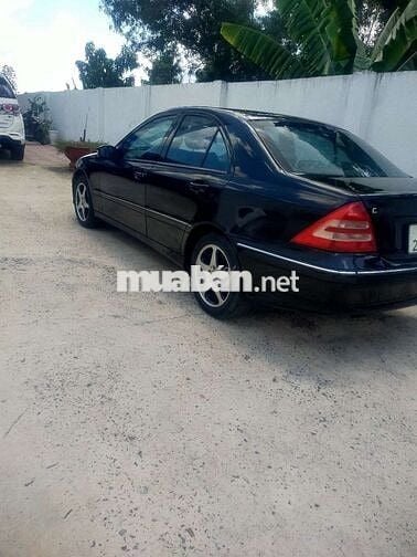 Mercedes Benz C240