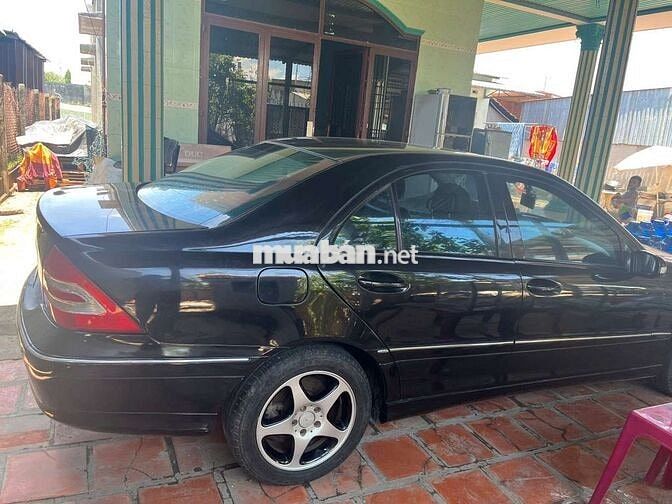 Mercedes Benz C240