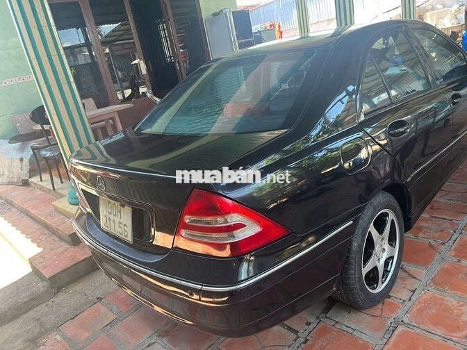 Mercedes Benz C240