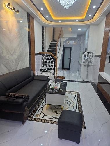 HẺM OTO HAI BÀ TRƯNG, QUẬN 3 NHÀ 3 TẦNG GIÁ 4TỶ500 /45m2 CHO THUÊ 18TR