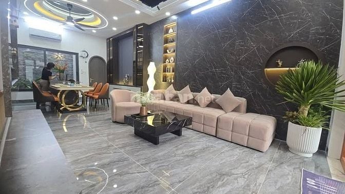 Chốt Nhanh! Nhà 3 Lầu, 5PN Quận 3 – Giá Chỉ 3 Tỷ 630 – Sổ Riêng