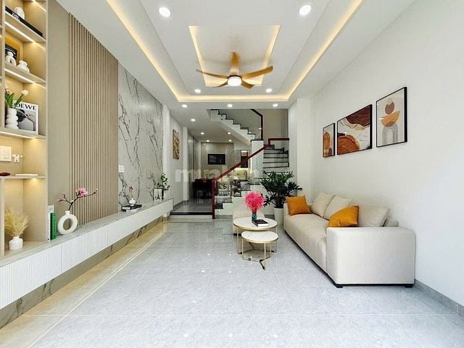Cần tiền bán gấp nhà Tam Đảo, P15, Q10. 72m2. Hẻm xe hơi chỉ 2,87tỷ