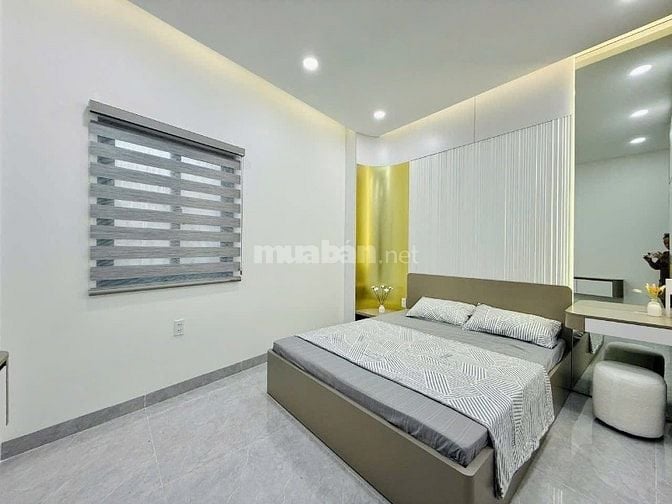 Cần tiền bán gấp nhà Tam Đảo, P15, Q10. 72m2. Hẻm xe hơi chỉ 2,87tỷ