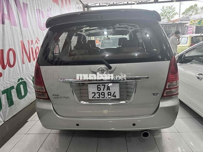 Toyota Innova 2006 G - 123456 km