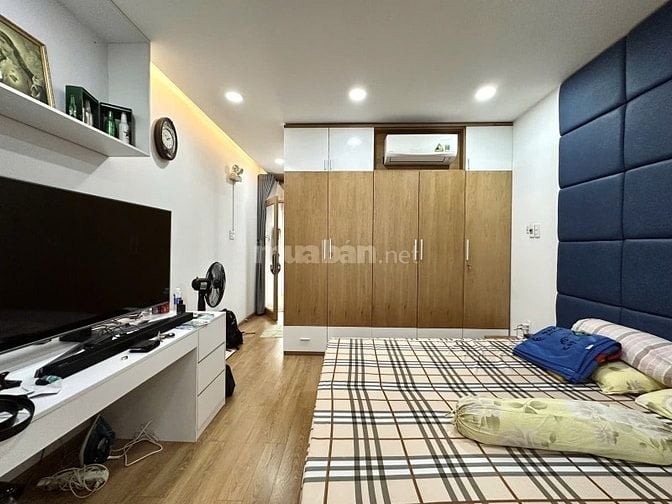 Bán nhà MT siêu hiếm 70m2 (4,2*16,5) SHR Hai Bà Trưng Tân Định Q1 