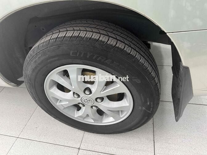 Toyota Innova 2006 G - 123456 km