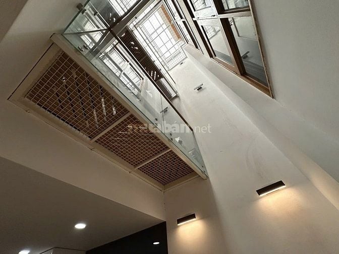 Bán nhà MT siêu hiếm 70m2 (4,2*16,5) SHR Hai Bà Trưng Tân Định Q1 