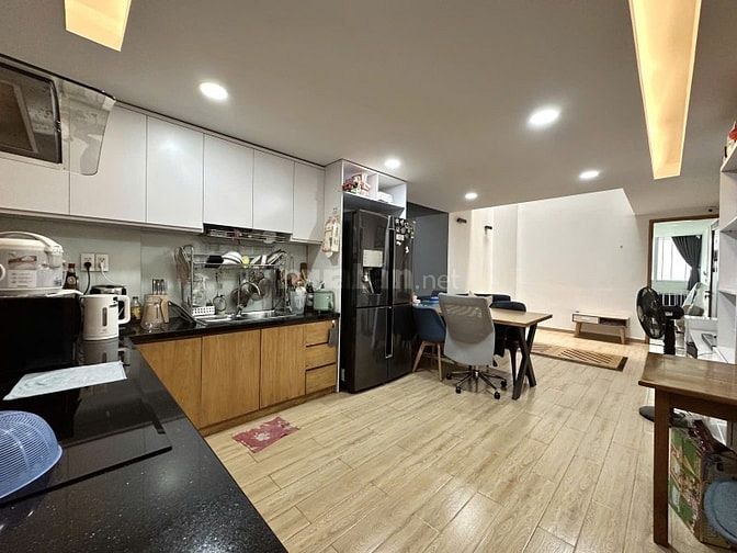 Bán nhà MT siêu hiếm 70m2 (4,2*16,5) SHR Hai Bà Trưng Tân Định Q1 