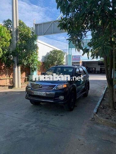 Toyota Fortuner 2016 2.4G dầu xe gia đình