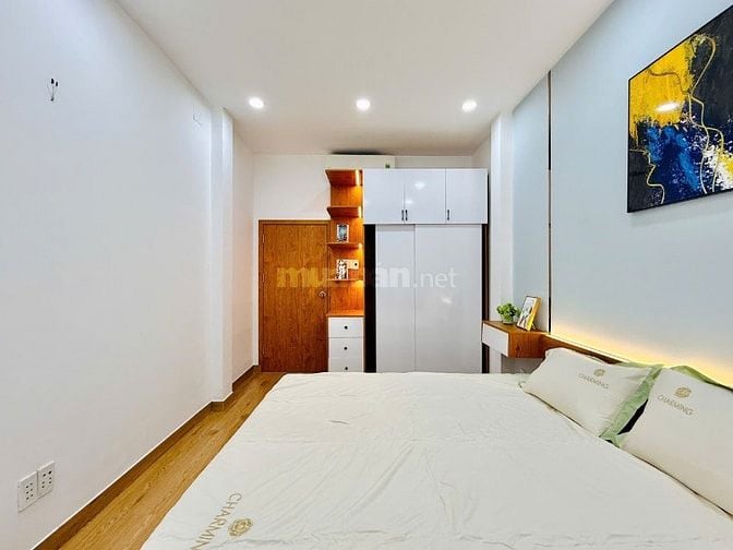 Nhà bán 52m² Trần Đình Xu, Quận 1, vị trí kinh doanh tốt, giá 6tỷ8 SHR