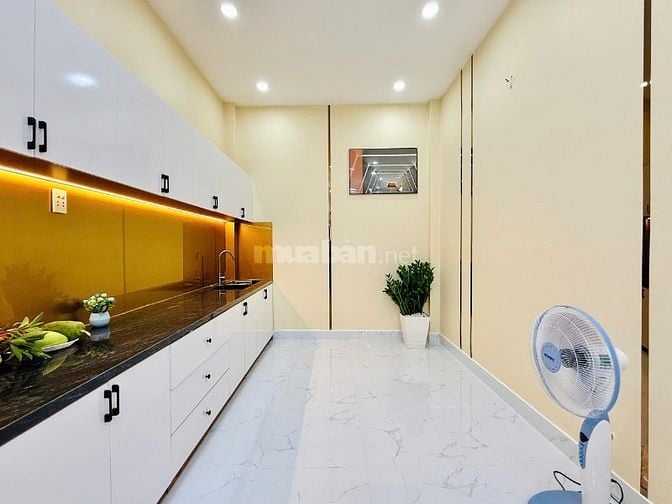 Nhà bán 52m² Trần Đình Xu, Quận 1, vị trí kinh doanh tốt, giá 6tỷ8 SHR