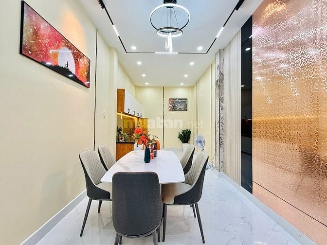 Nhà bán 52m² Trần Đình Xu, Quận 1, vị trí kinh doanh tốt, giá 6tỷ8 SHR